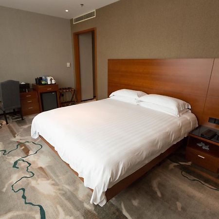 Radiance Hotel Shanghai Exterior photo