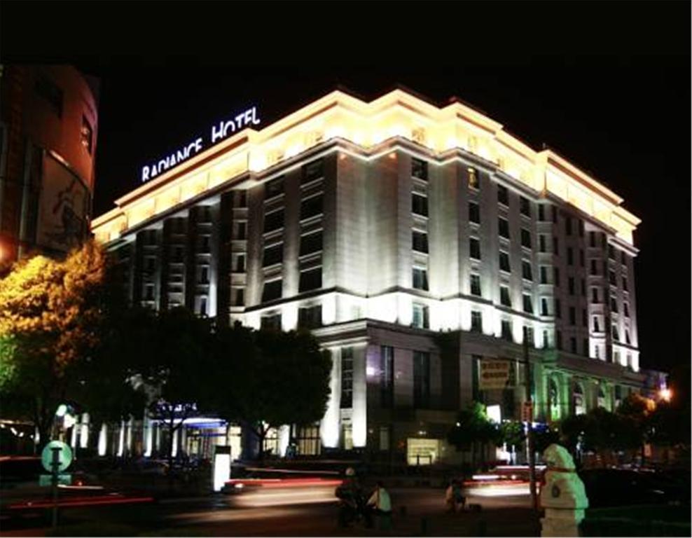 Radiance Hotel Shanghai Exterior photo