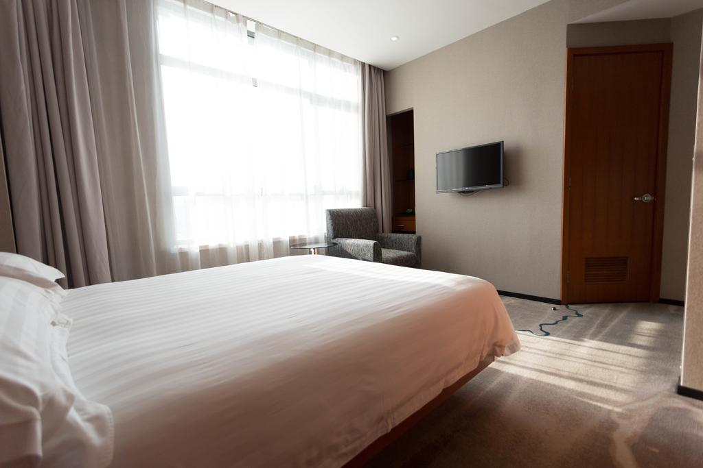 Radiance Hotel Shanghai Exterior photo