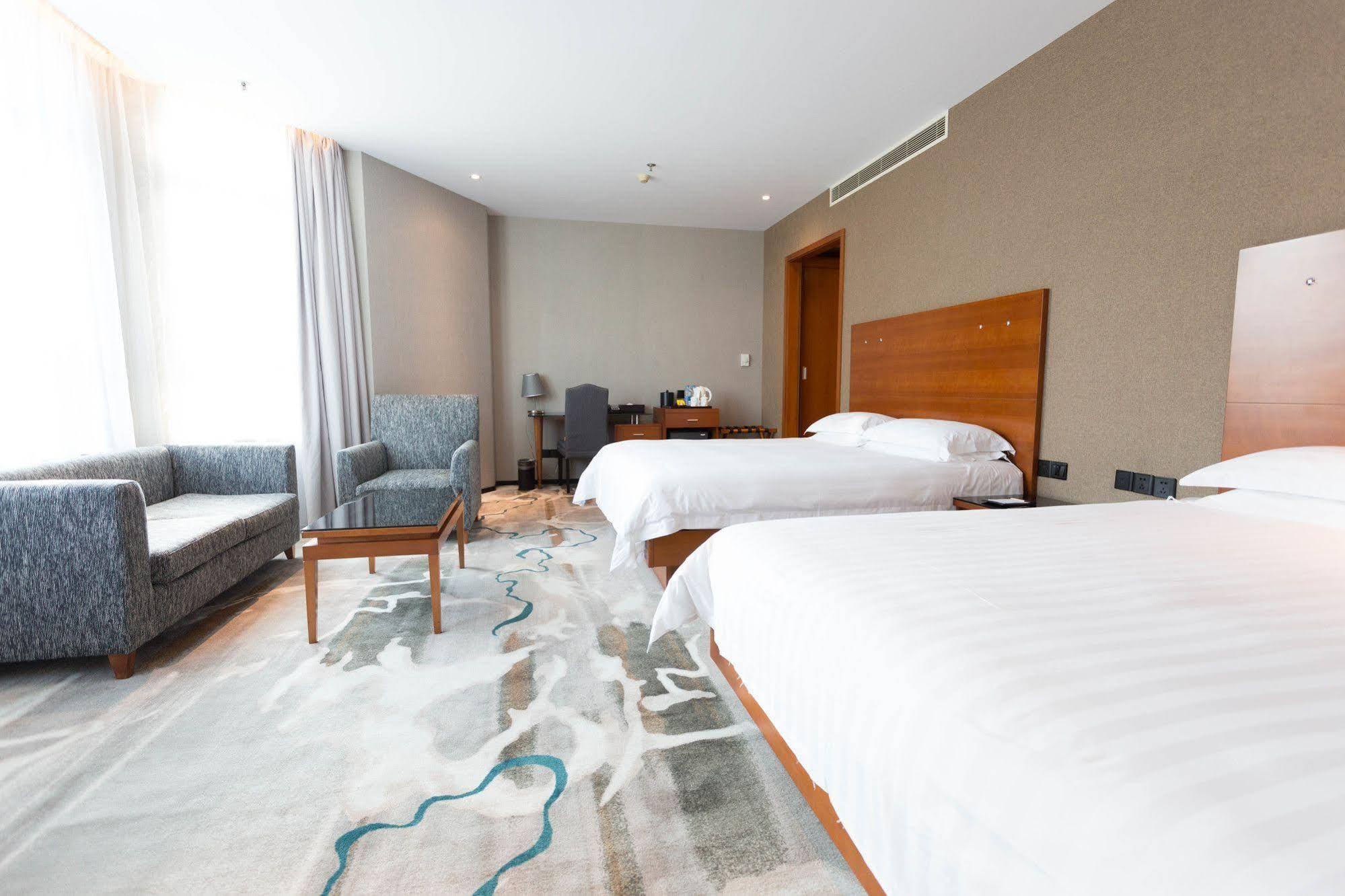 Radiance Hotel Shanghai Exterior photo