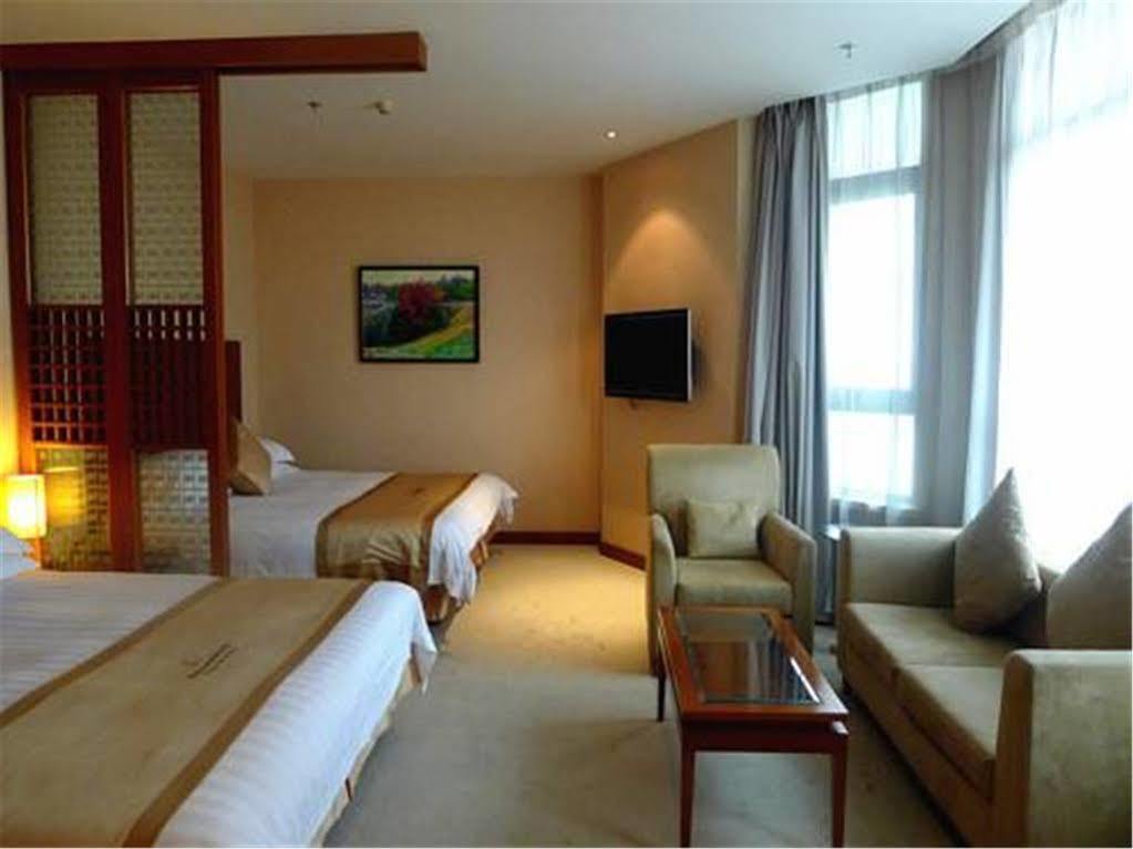 Radiance Hotel Shanghai Exterior photo